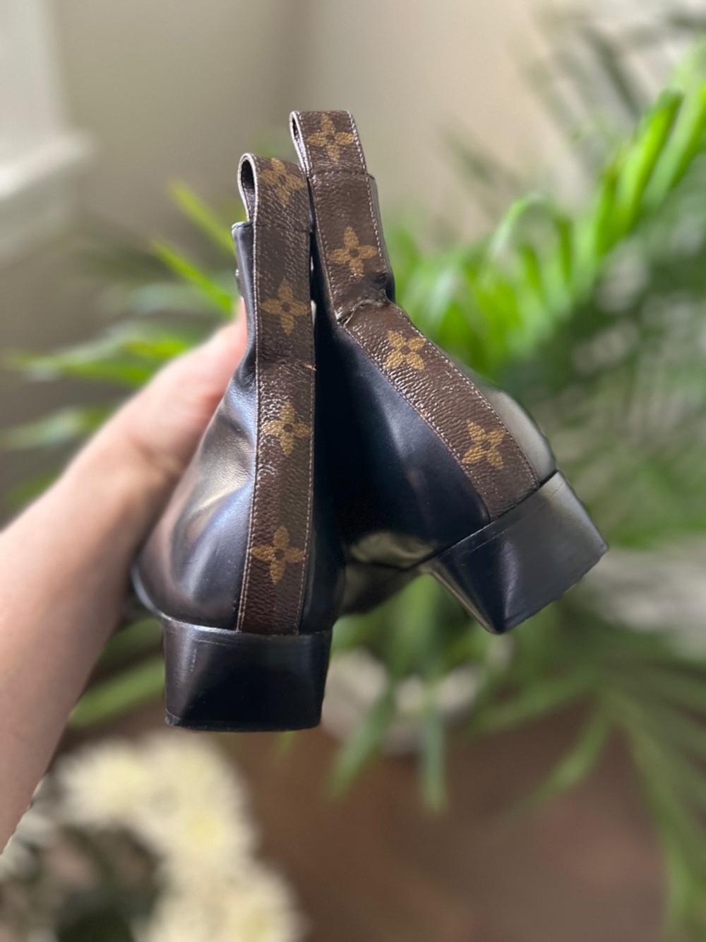 Louis Vuitton Black Leather Studded Ankle Boots  – Size 39 - Picture 9 of 15